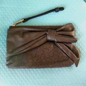 Simply Vera Wristlet